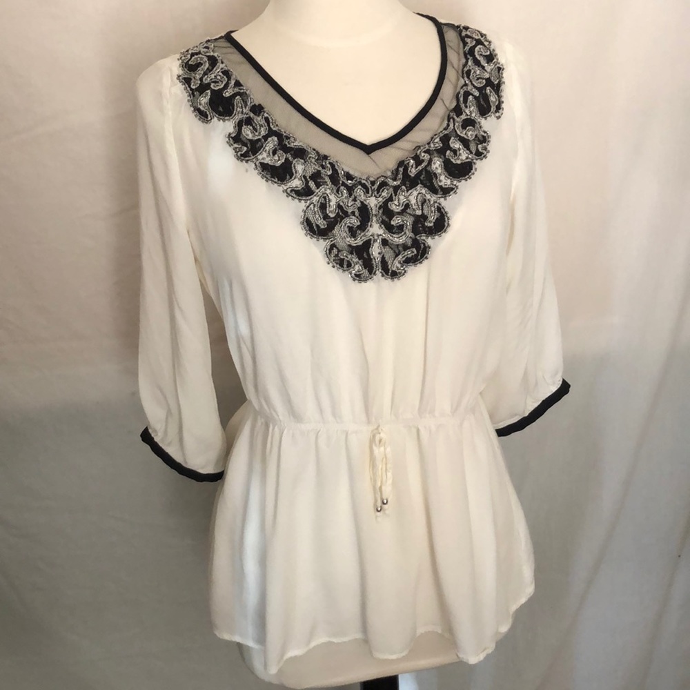 Nurture white & black top